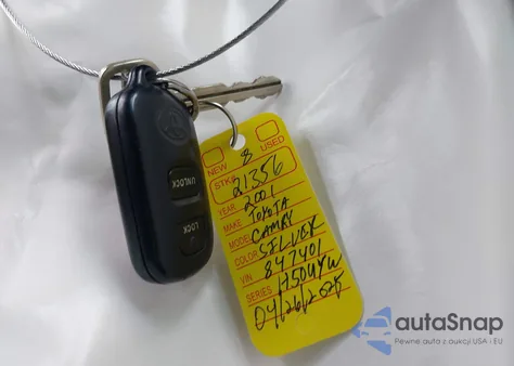 2001 Toyota Camry Le z USA, uszkodzony, nr VIN 4T1BG22K41U847401